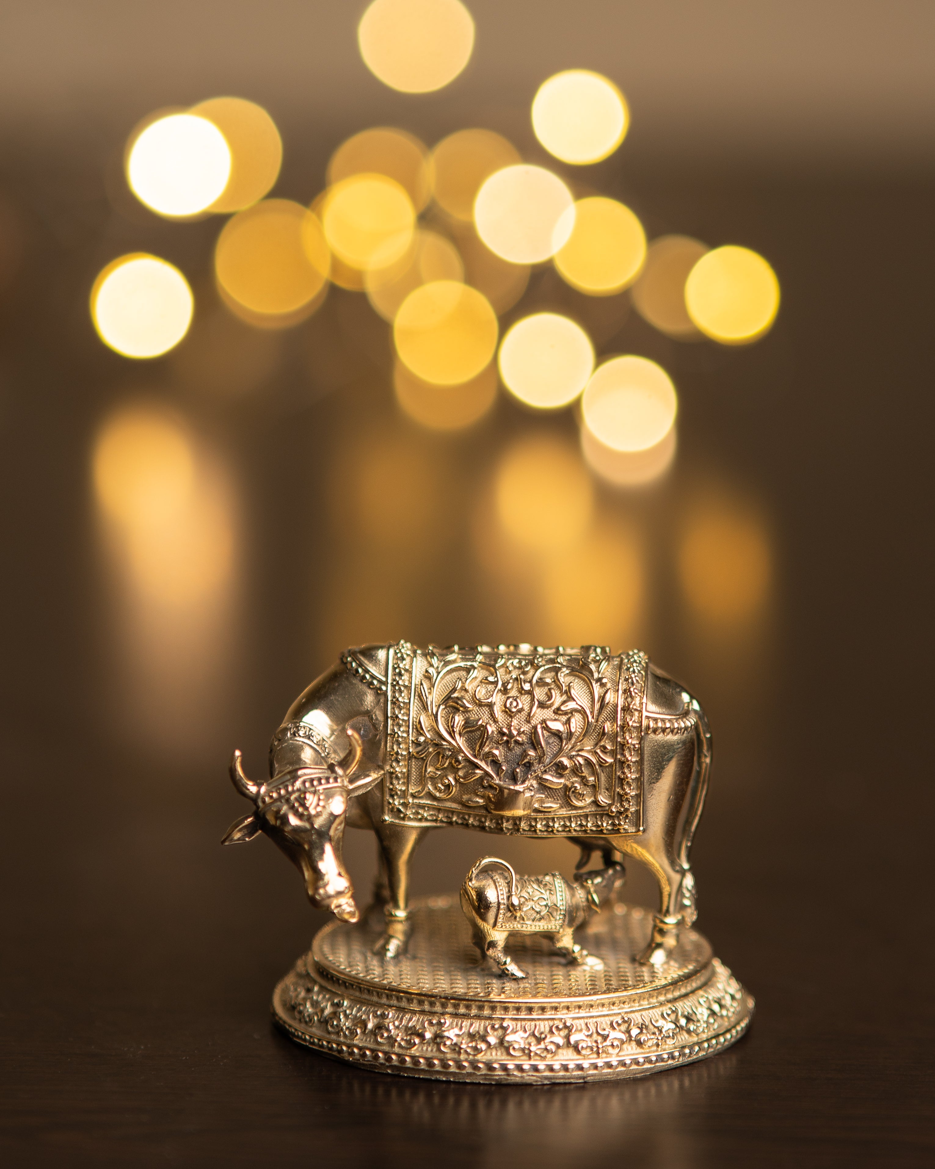 Brass Kamdhenu Cow and Calf Idol | Auspicious Sculpture of Abundance & Harmony