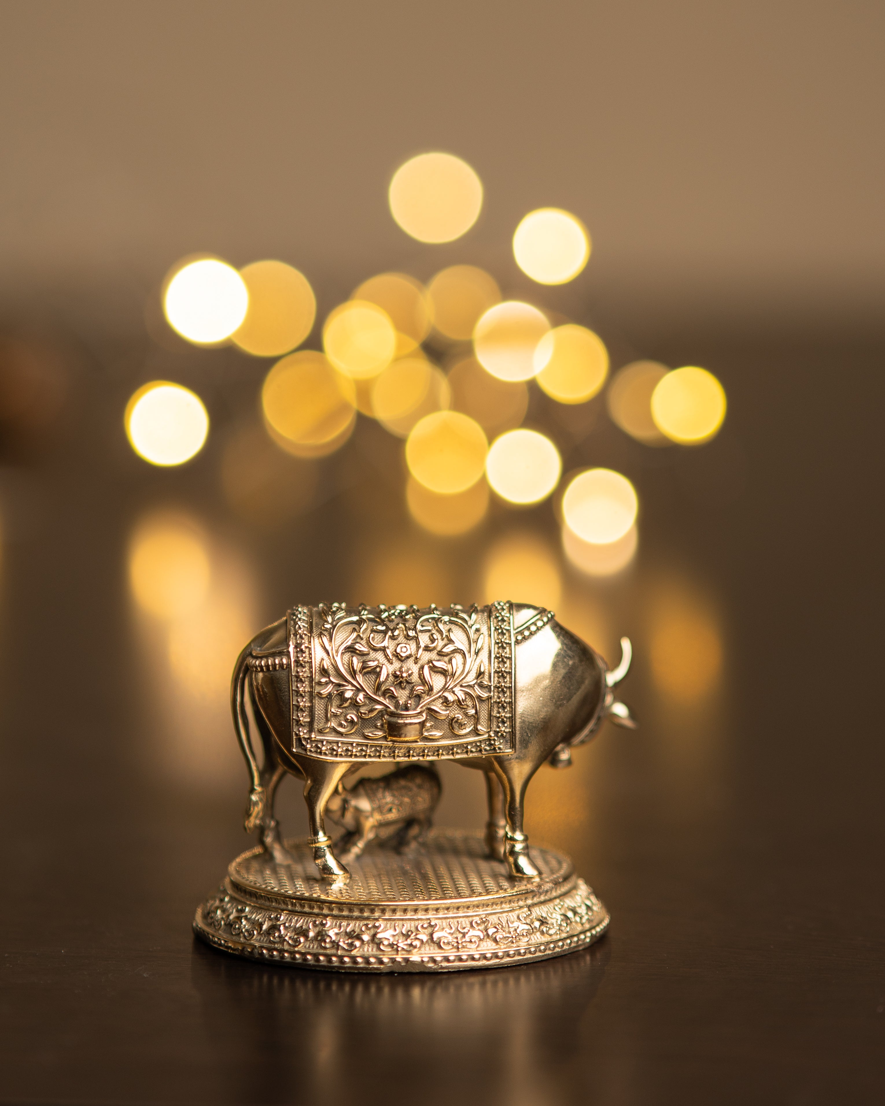 Brass Kamdhenu Cow and Calf Idol | Auspicious Sculpture of Abundance & Harmony