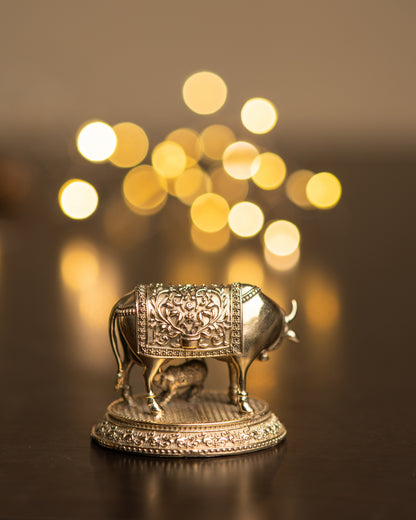 Brass Kamdhenu Cow and Calf Idol | Auspicious Sculpture of Abundance & Harmony