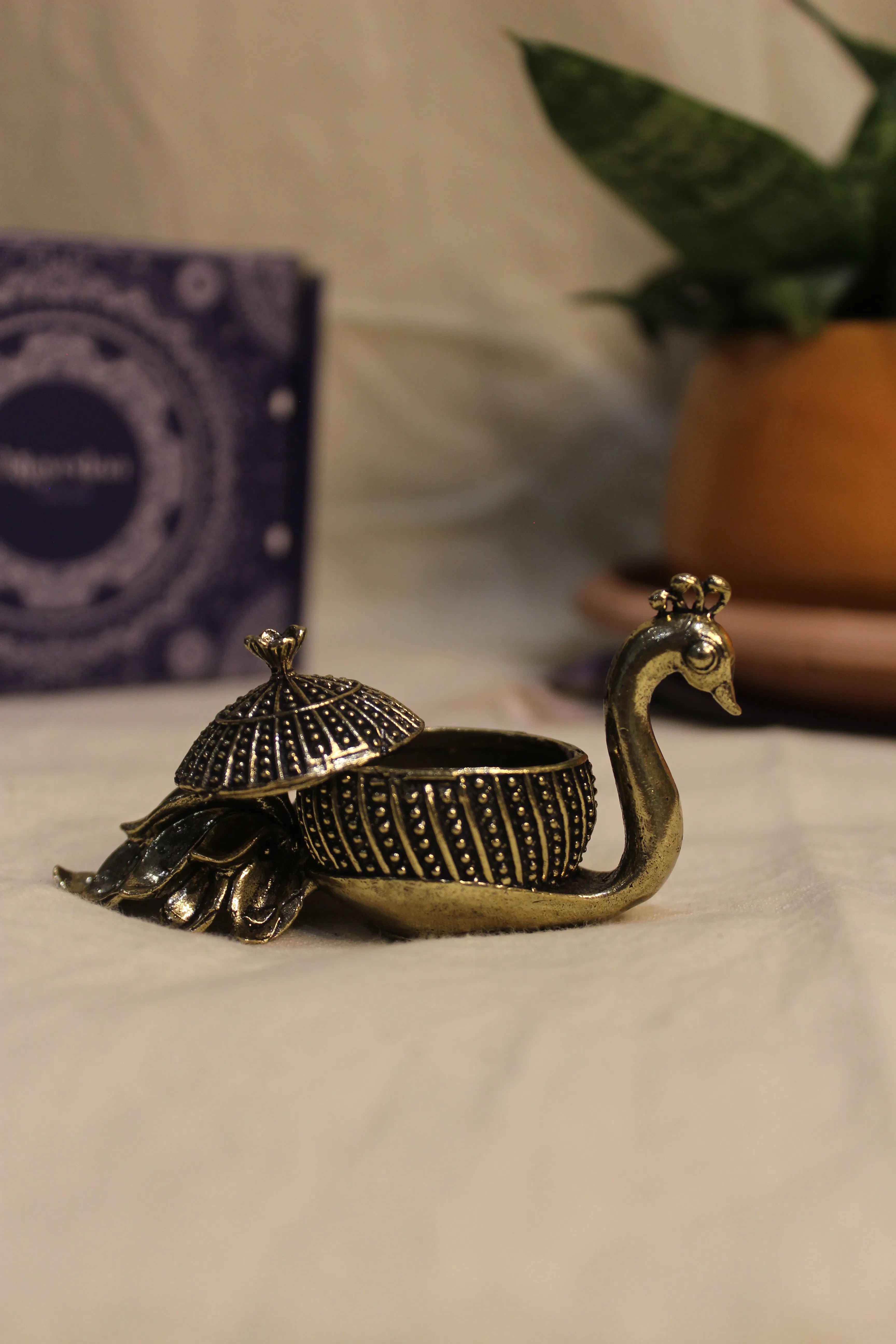 Antique Brass Kumkum Box – Handcrafted Vintage Accessory