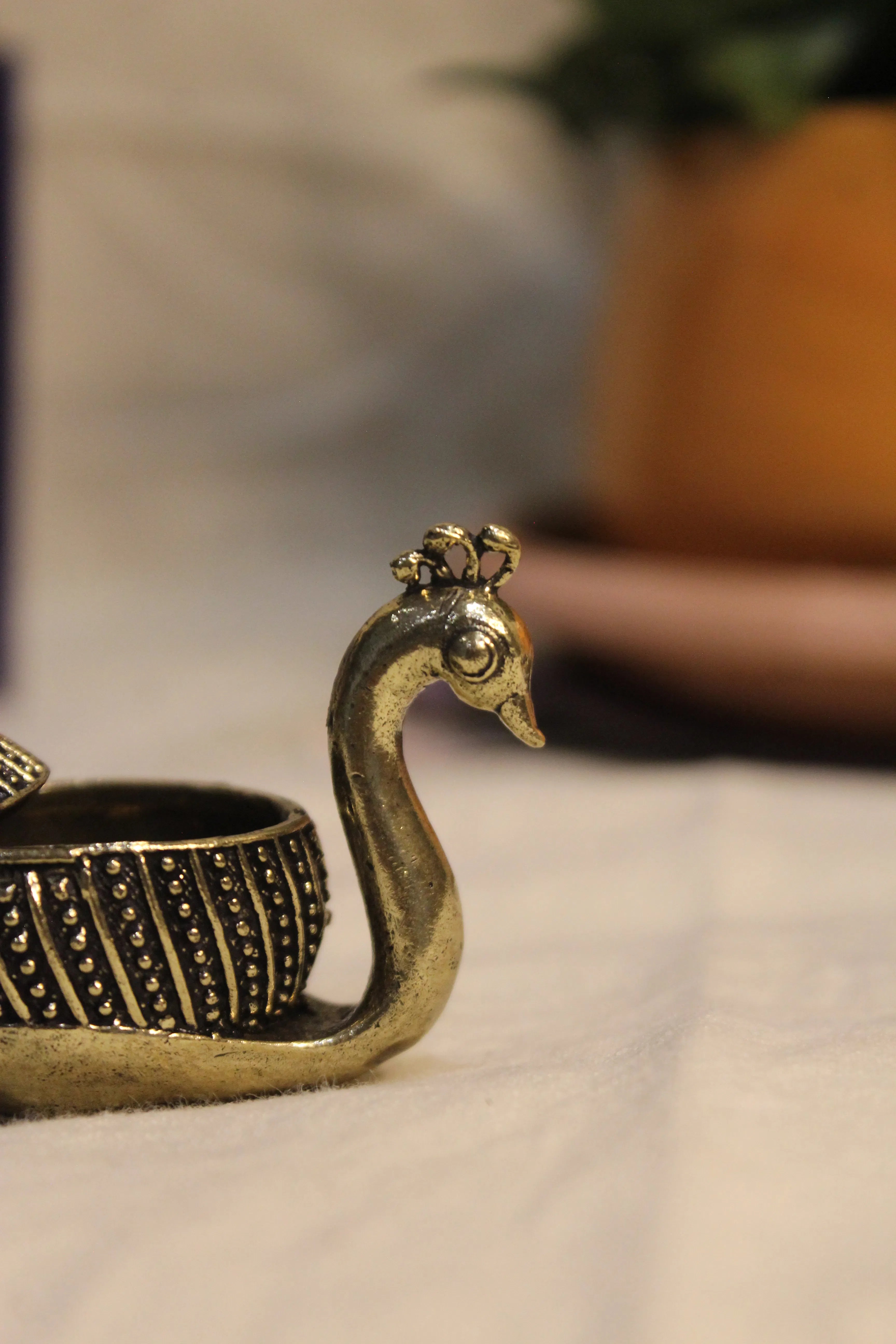 Antique Brass Kumkum Box – Handcrafted Vintage Accessory