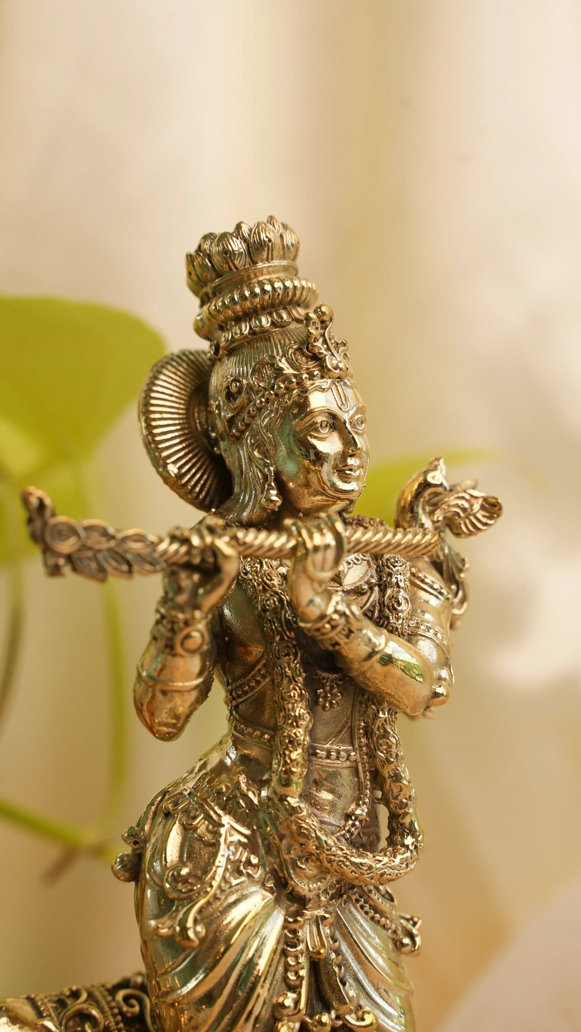 Handcrafted_Krishna_with_cow_Brass_idol_Divine_Sculpture_of_Harmony_Love_and_Prosperity