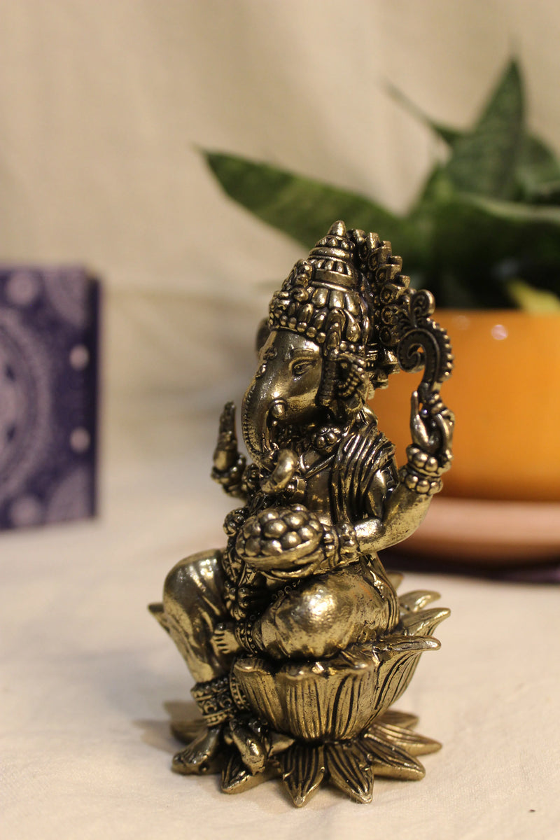 Laxmi Ganesha idol Seated on Lotus - 4"