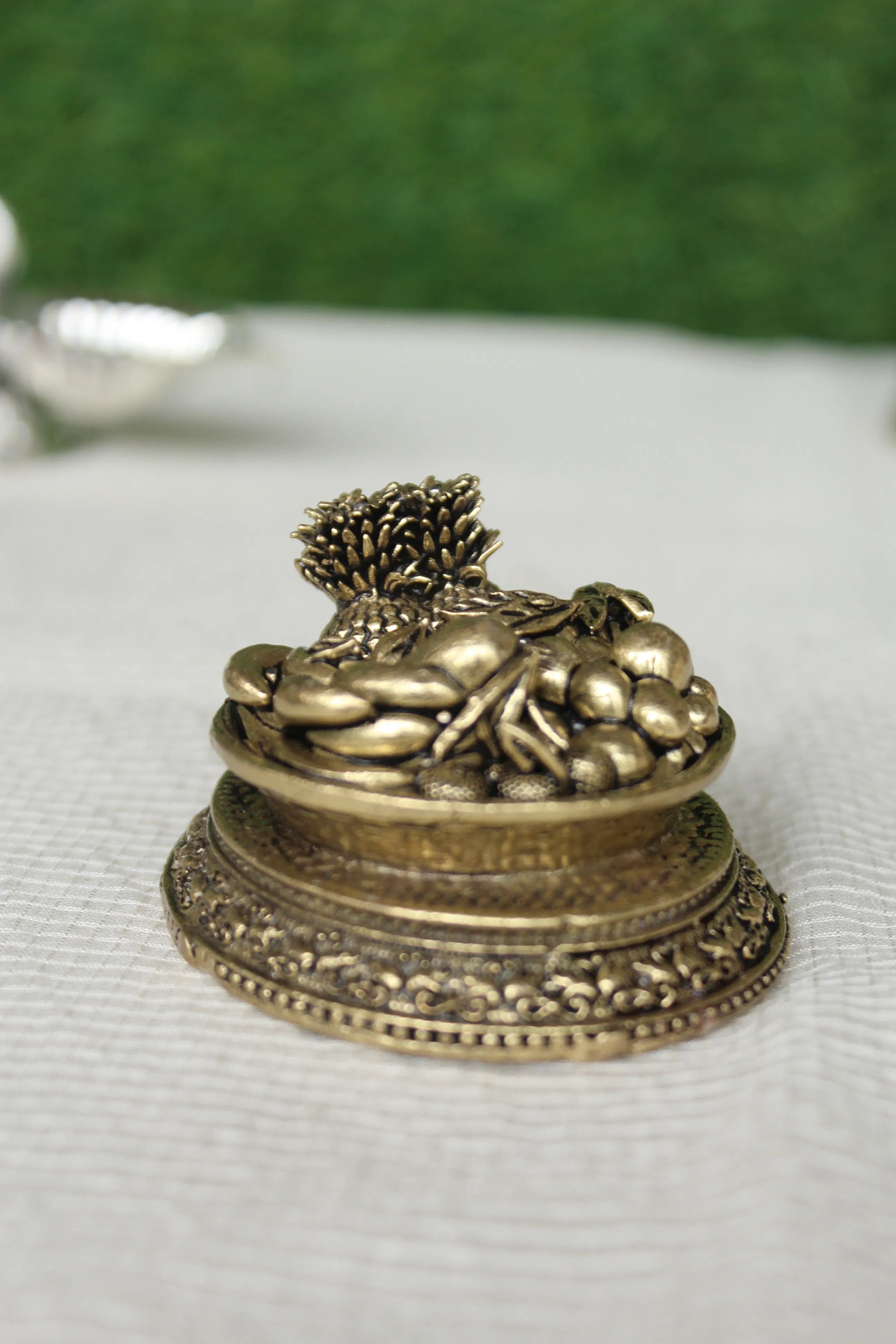 Handcrafted Brass Basket with Fruits – Miniature Pooja & Home Décor Accent (1.50 inch)