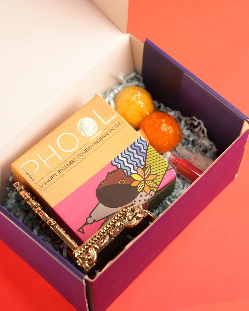 Sampada Festive Gift Hamper with Brass Singhasan & Candle | Rigvedaa™