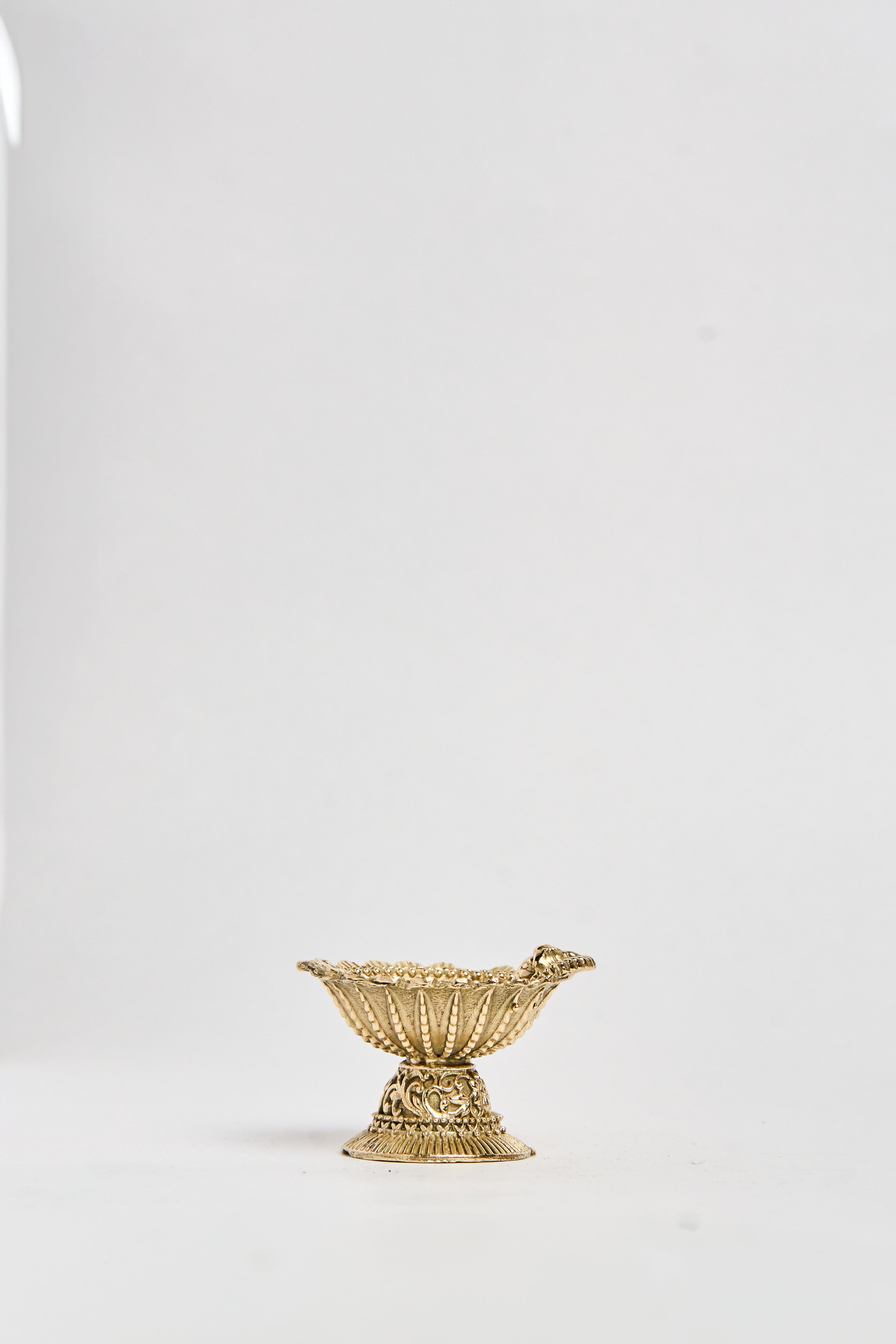 Brass Ganesh Diya – Traditional Lord Ganesha Worship Diya for Prosperity and Blessings