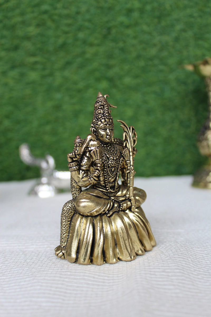 Kamakshi Devi brass statue front view – beautifully crafted Hindu Goddess idol with crown, necklace and four arms for puja and décor