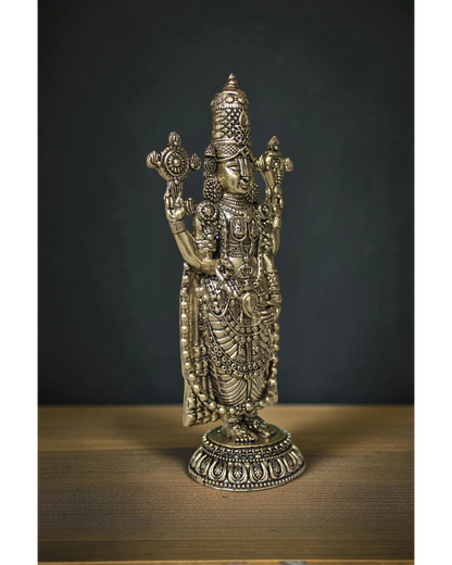 Lord Venkateshwara brass statue close front view – beautifully crafted Tirupati Balaji idol with four hands, sacred crown and divine ornaments