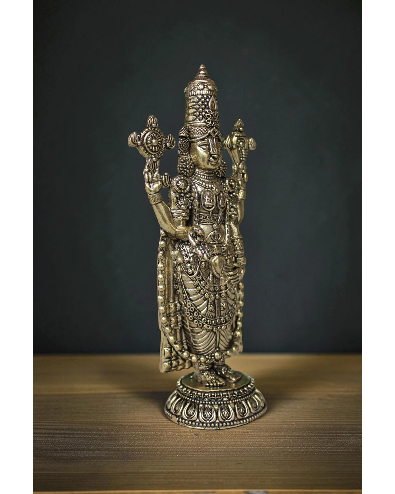 Lord Venkateshwara brass statue close front view – beautifully crafted Tirupati Balaji idol with four hands, sacred crown and divine ornaments